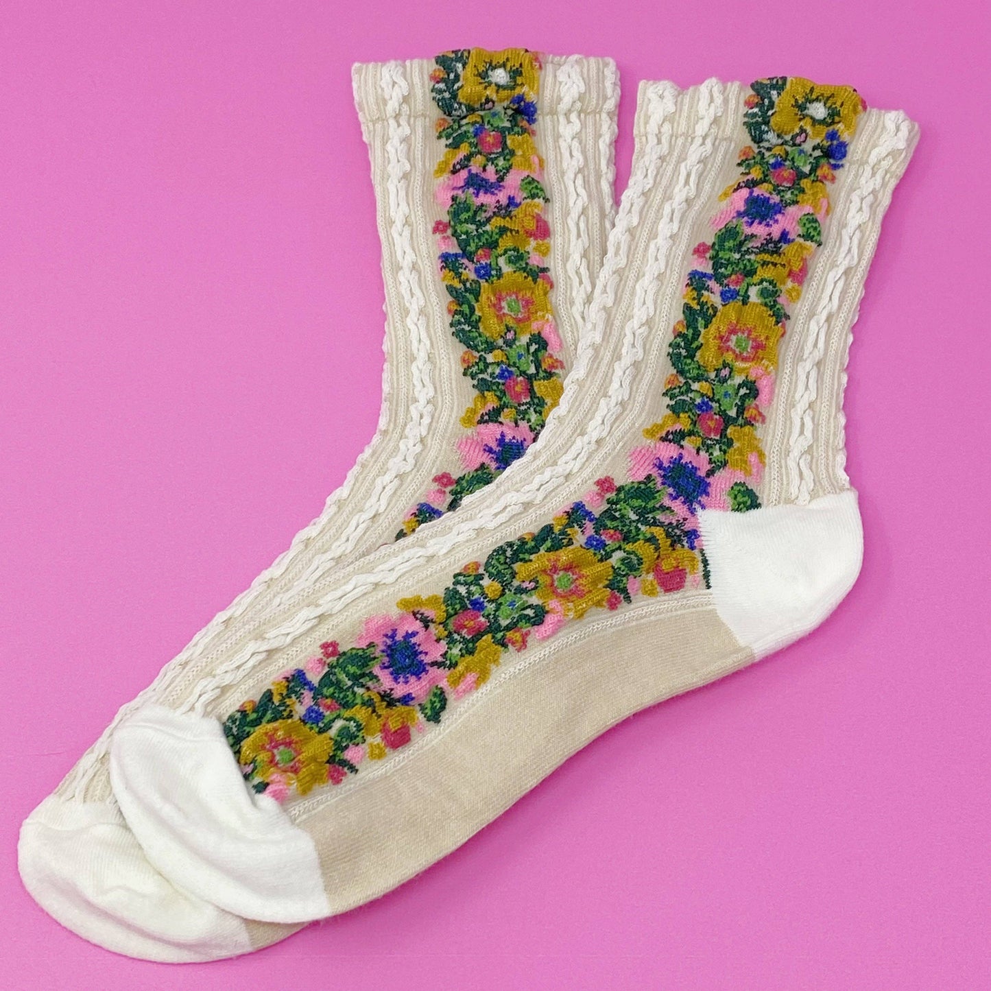 Noble Floral Beauty Socks: White
