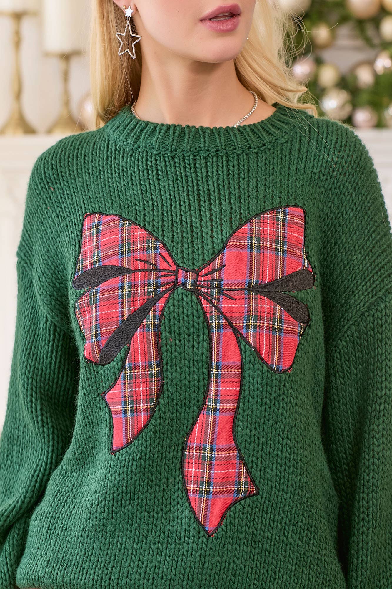 Christmas Sweater With Plaid Ribbon Bow Patch: HUNTER GREEN