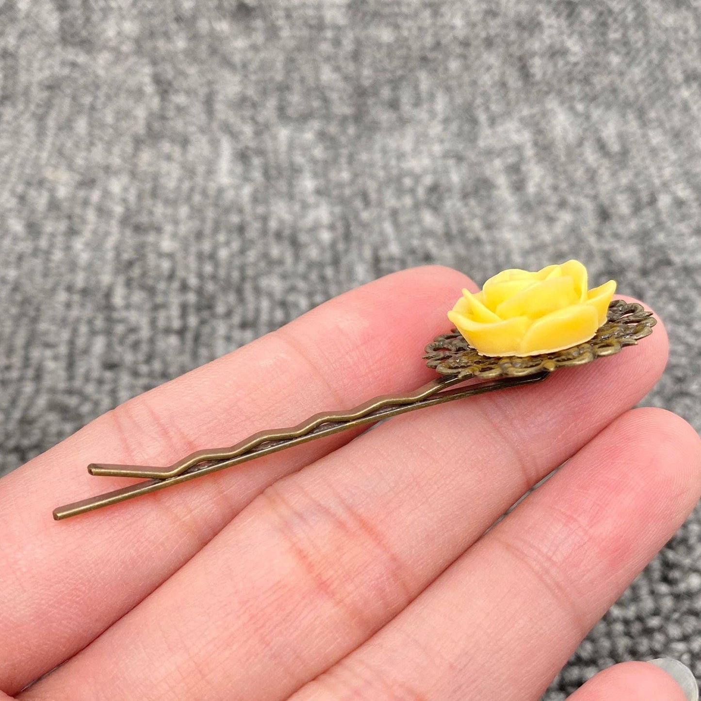Forest Style Resin Flower Hairpin: White