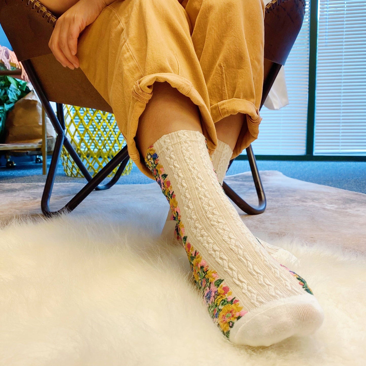 Noble Floral Beauty Socks: White